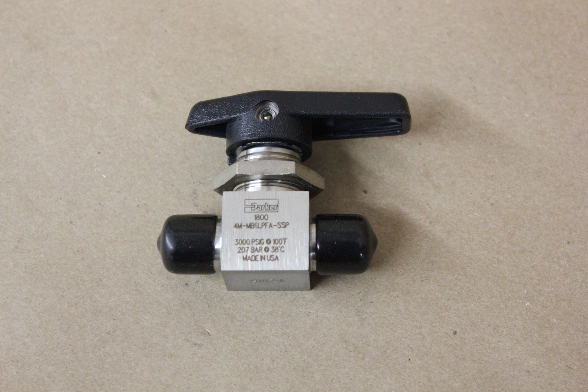 NEW PARKER SS BALL VALVE