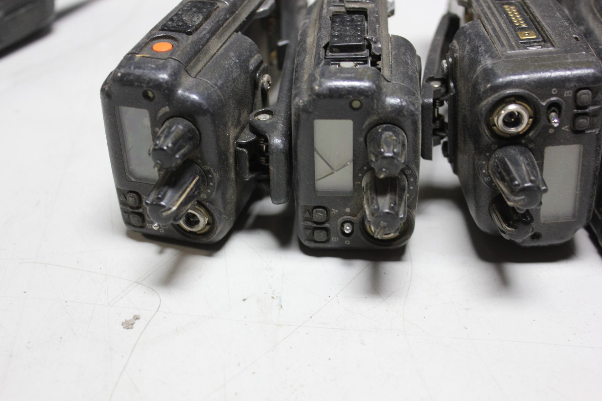 LOT OF KENWOOD HAND HELD TRANSCEIVER RADIOS & BATTERIES - Image 28 of 41