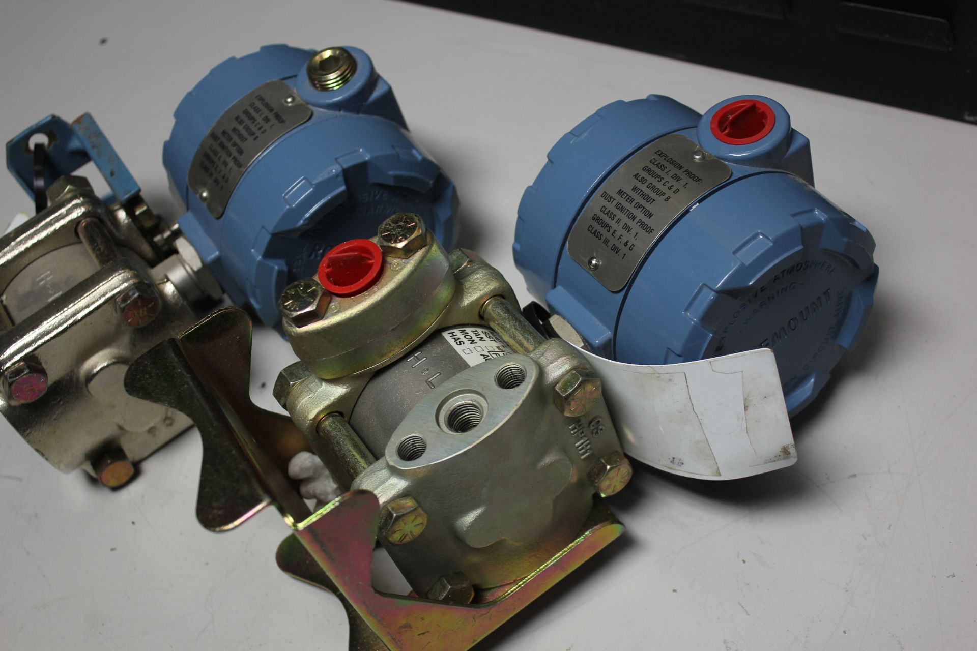 LOT OF ROSEMOUNT 1151 PRESSURE TRANSMITTER WITH MOUNT - Image 3 of 9