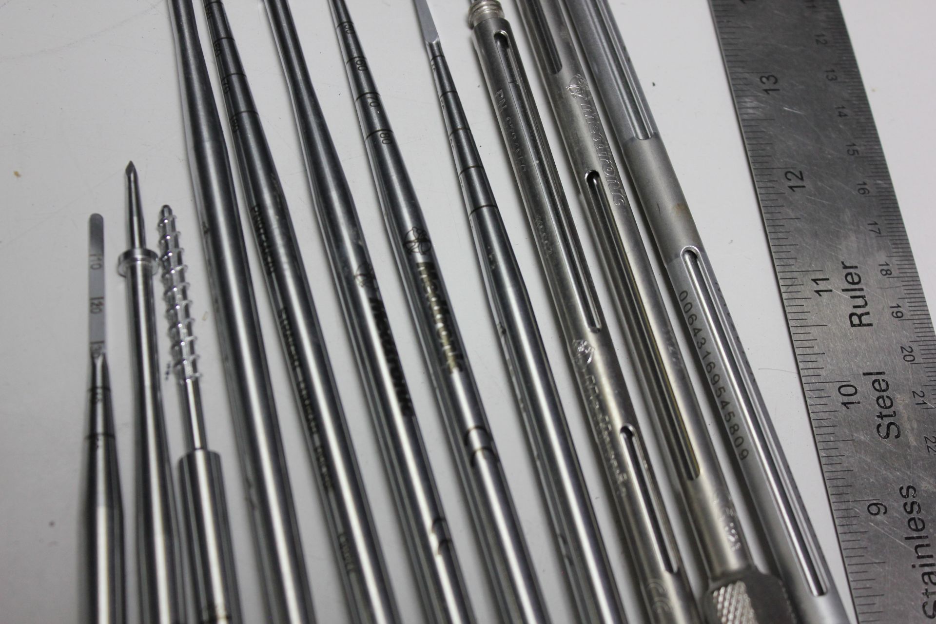 LOT OF MEDTRONIC SURGICAL DRILL BITS AND PROBES - Image 5 of 12