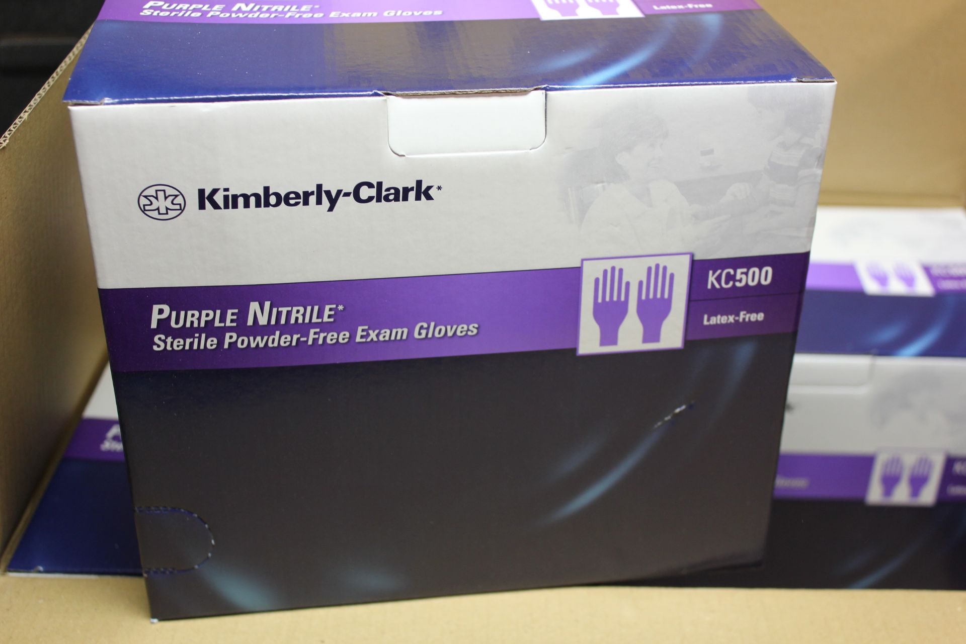 1 NEW BOX OF 200 NEW PURPLE NITRILE EXAM GLOVES - Image 4 of 5