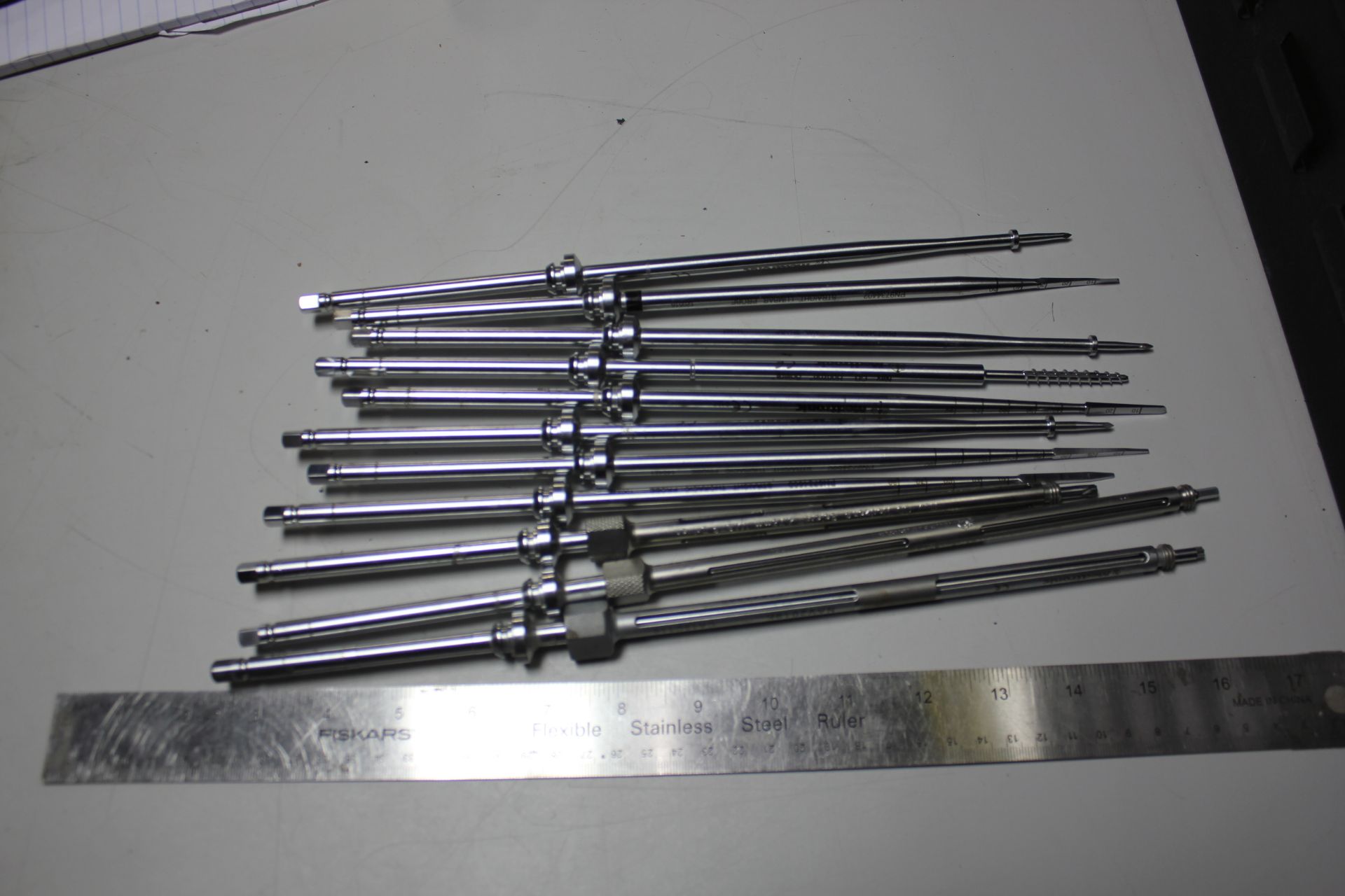 LOT OF MEDTRONIC SURGICAL DRILL BITS AND PROBES - Image 2 of 12