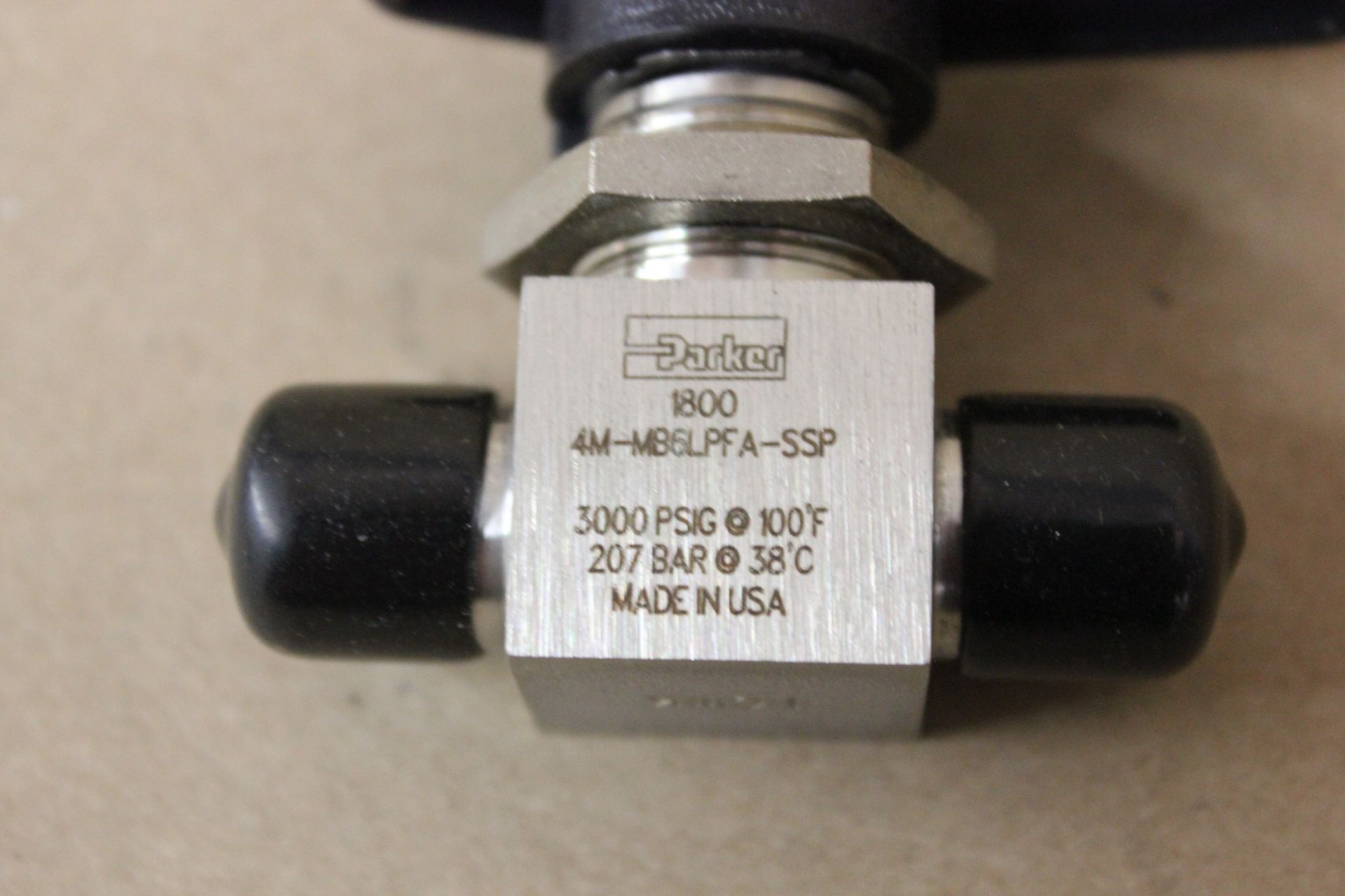 NEW PARKER SS BALL VALVE - Image 2 of 4