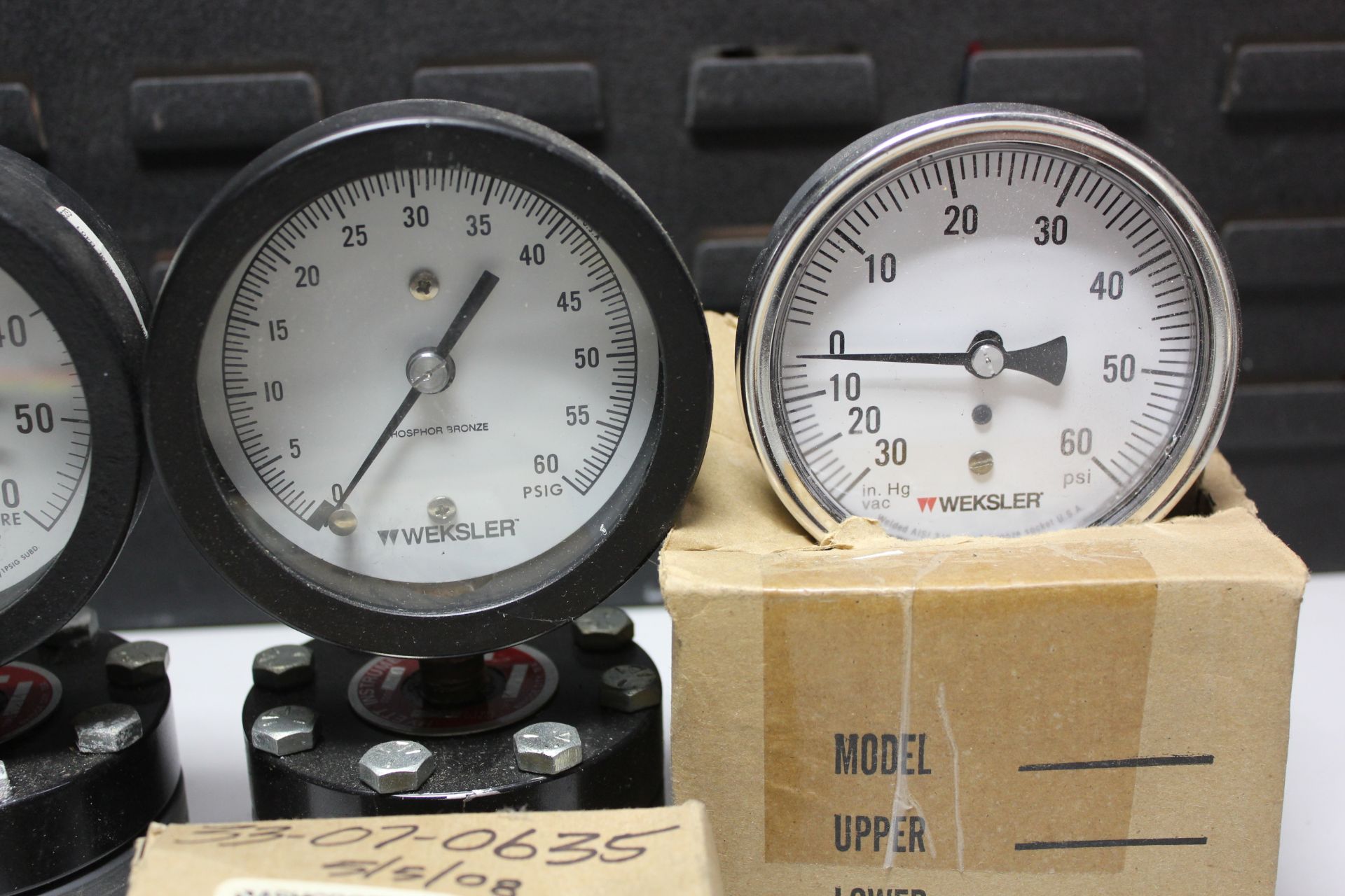 LOT OF PRESSURE GAUGES - Image 4 of 9