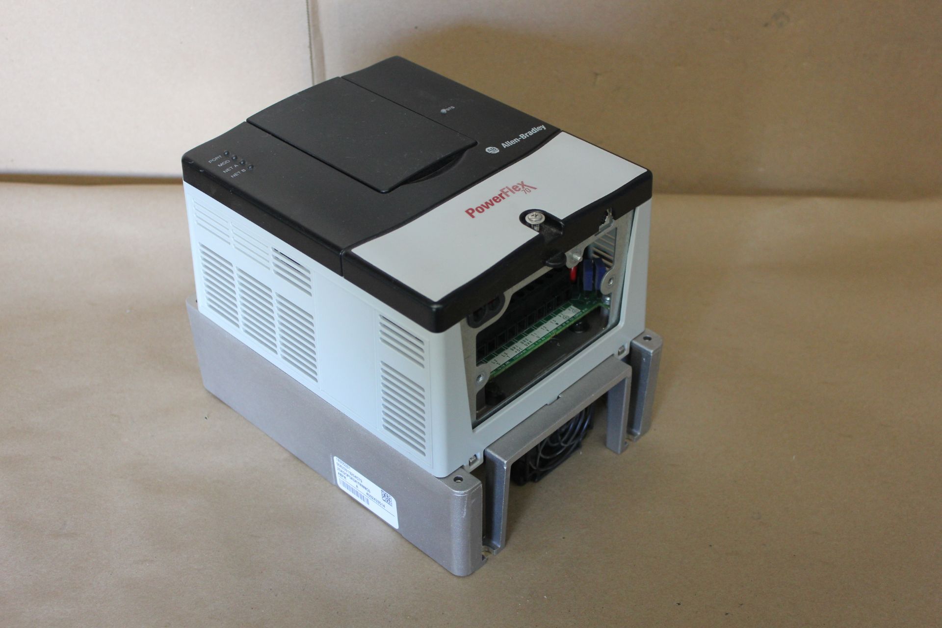 ALLEN BRADLEY POWERFLEX 70 3HP AC DRIVE