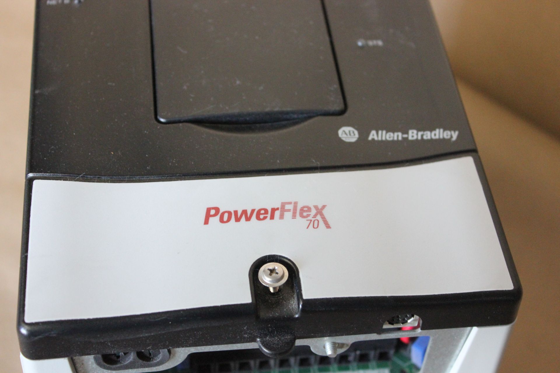 ALLEN BRADLEY POWERFLEX 70 3HP AC DRIVE - Image 2 of 6