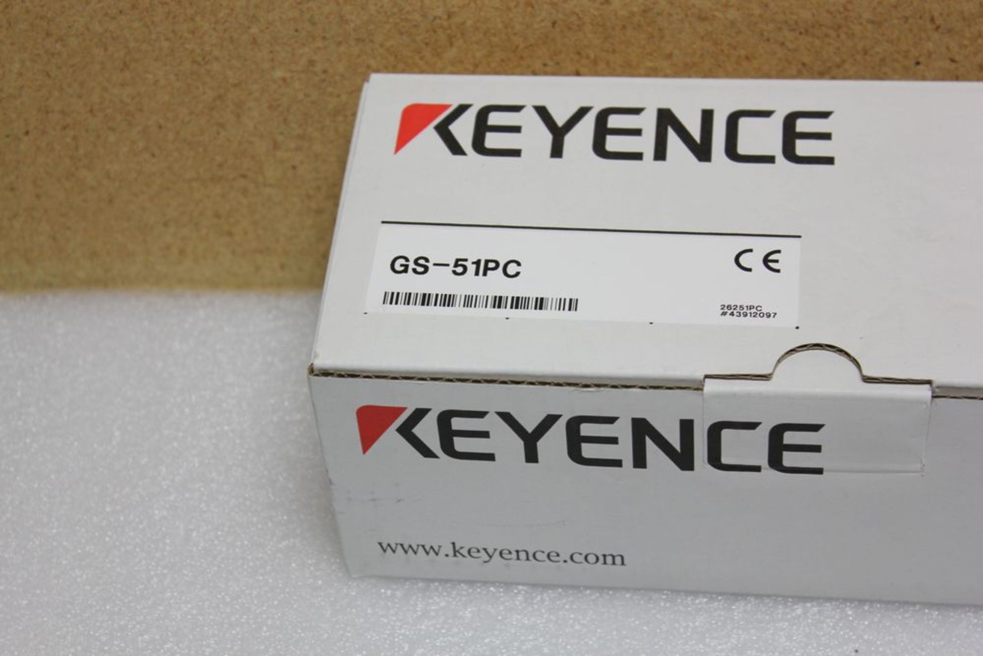 NEW KEYENCE SAFETY INTERLOCK SWITCH AND CABLE - Image 2 of 6