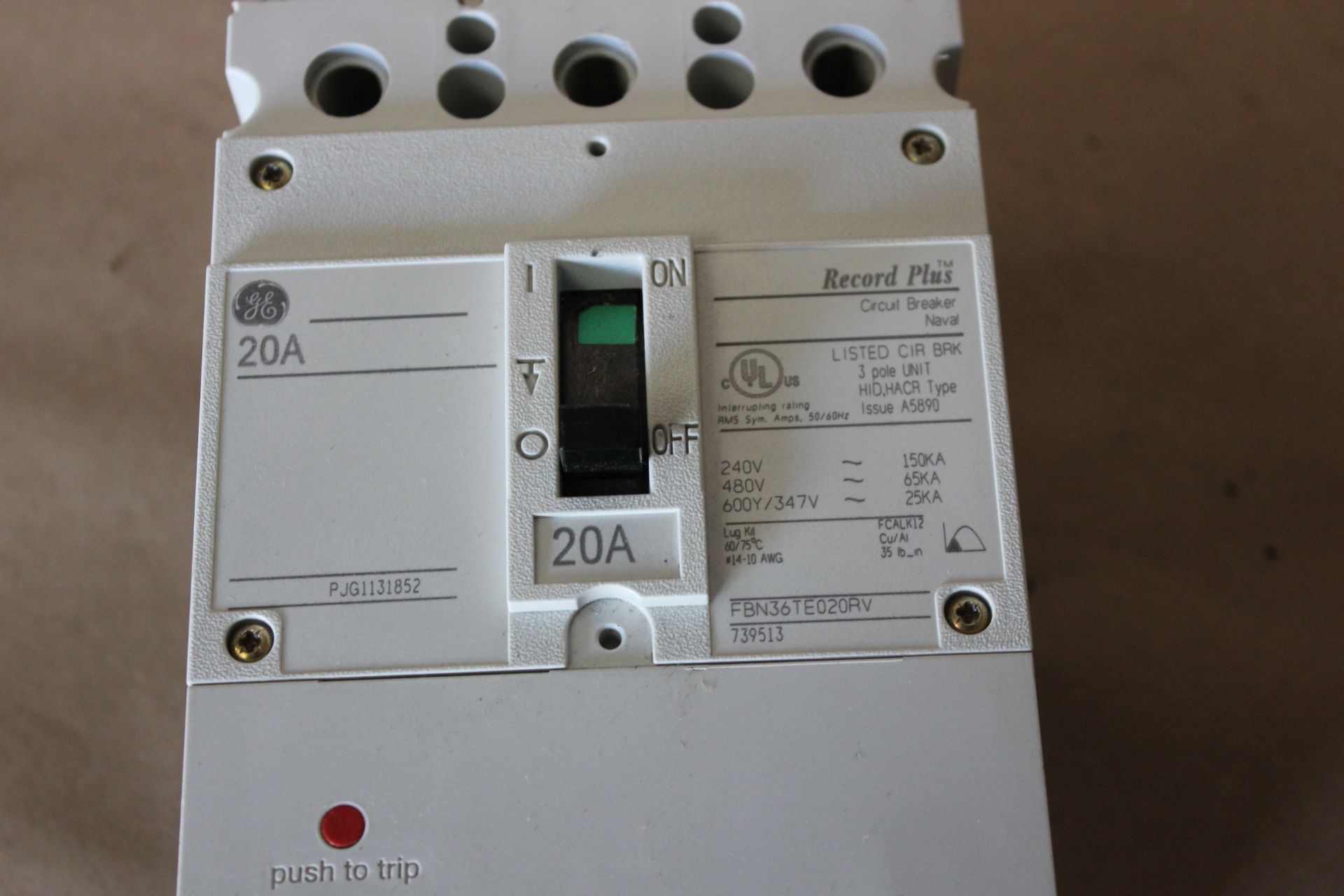 GE RECORD PLUS 20A 3POLE INDUSTRIAL CIRCUIT BREAKER - Image 2 of 5