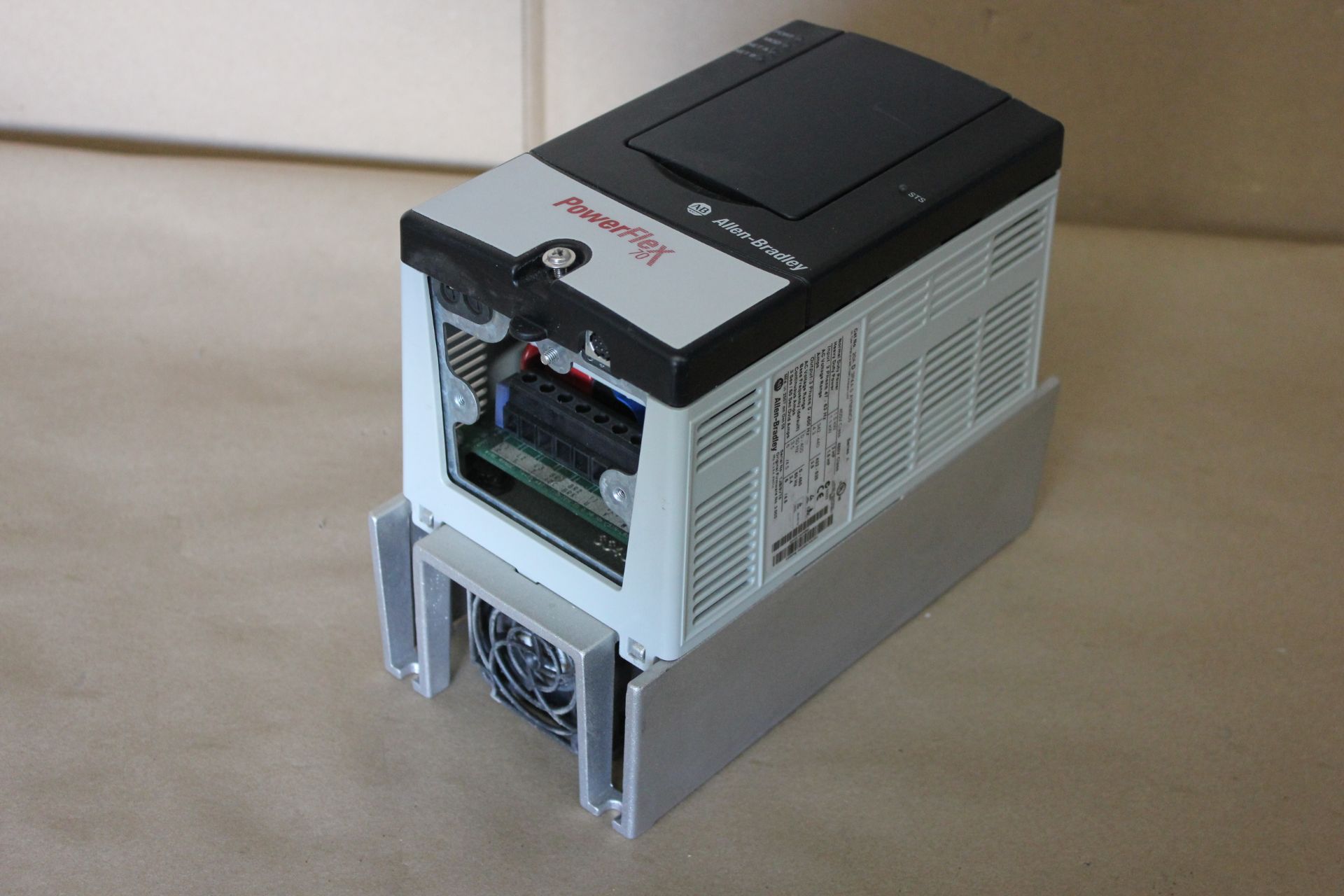 ALLEN BRADLEY POWERFLEX 70 2HP AC DRIVE - Image 3 of 6