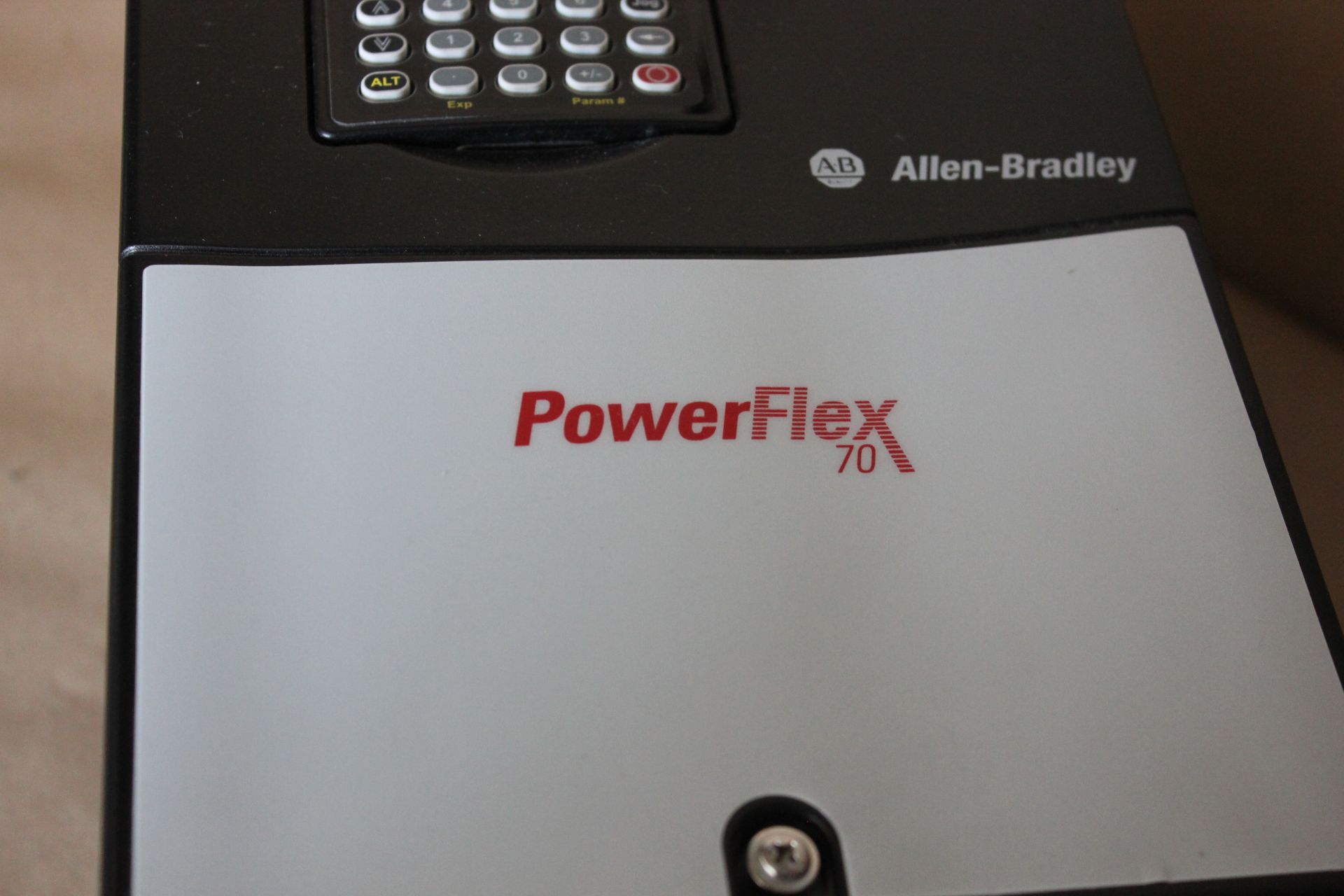 ALLEN BRADLEY POWERFLEX 70 10HP AC DRIVE - Image 2 of 7