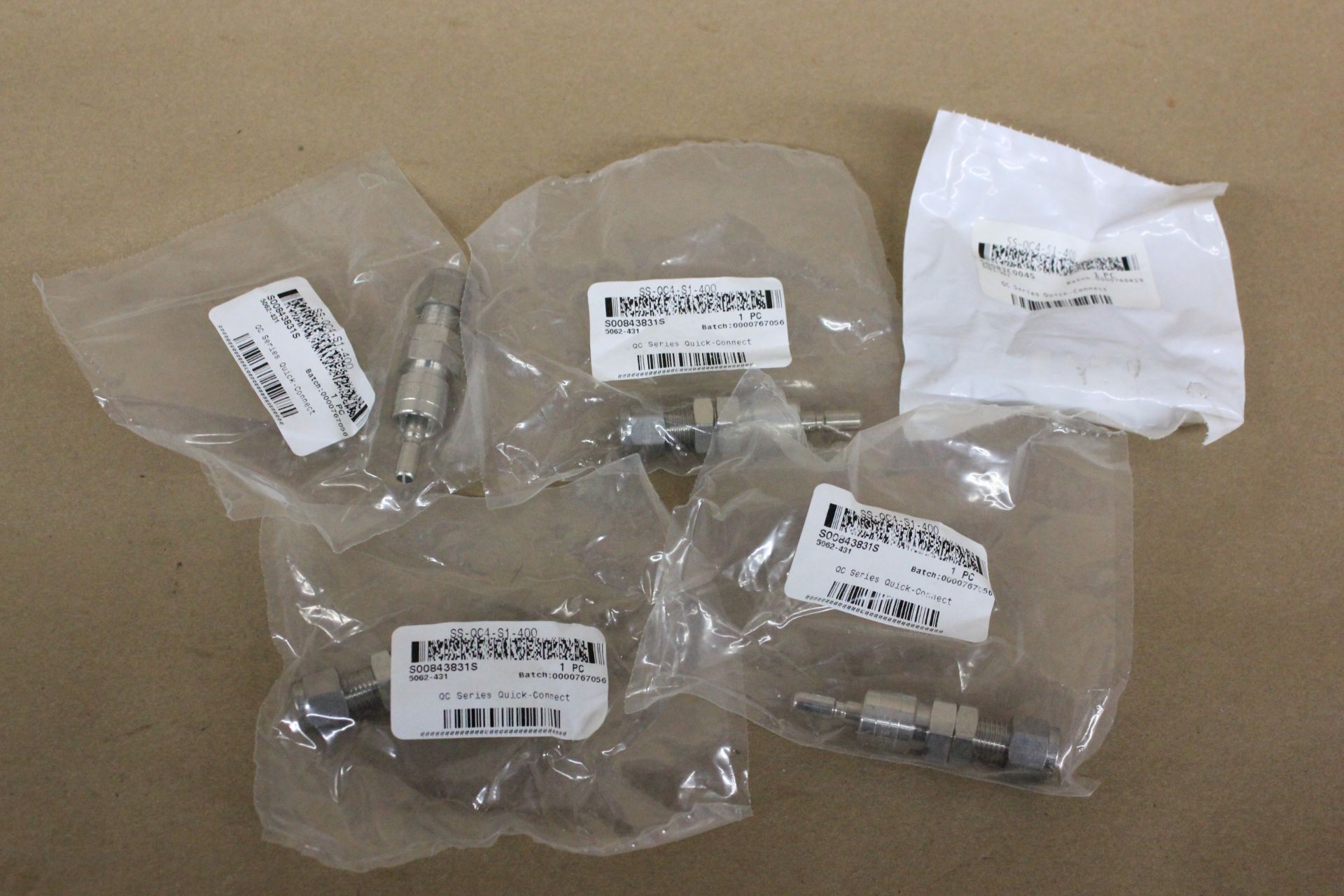 LOT OF NEW SWAGELOK SS QUICK CONNECT FITTINGS