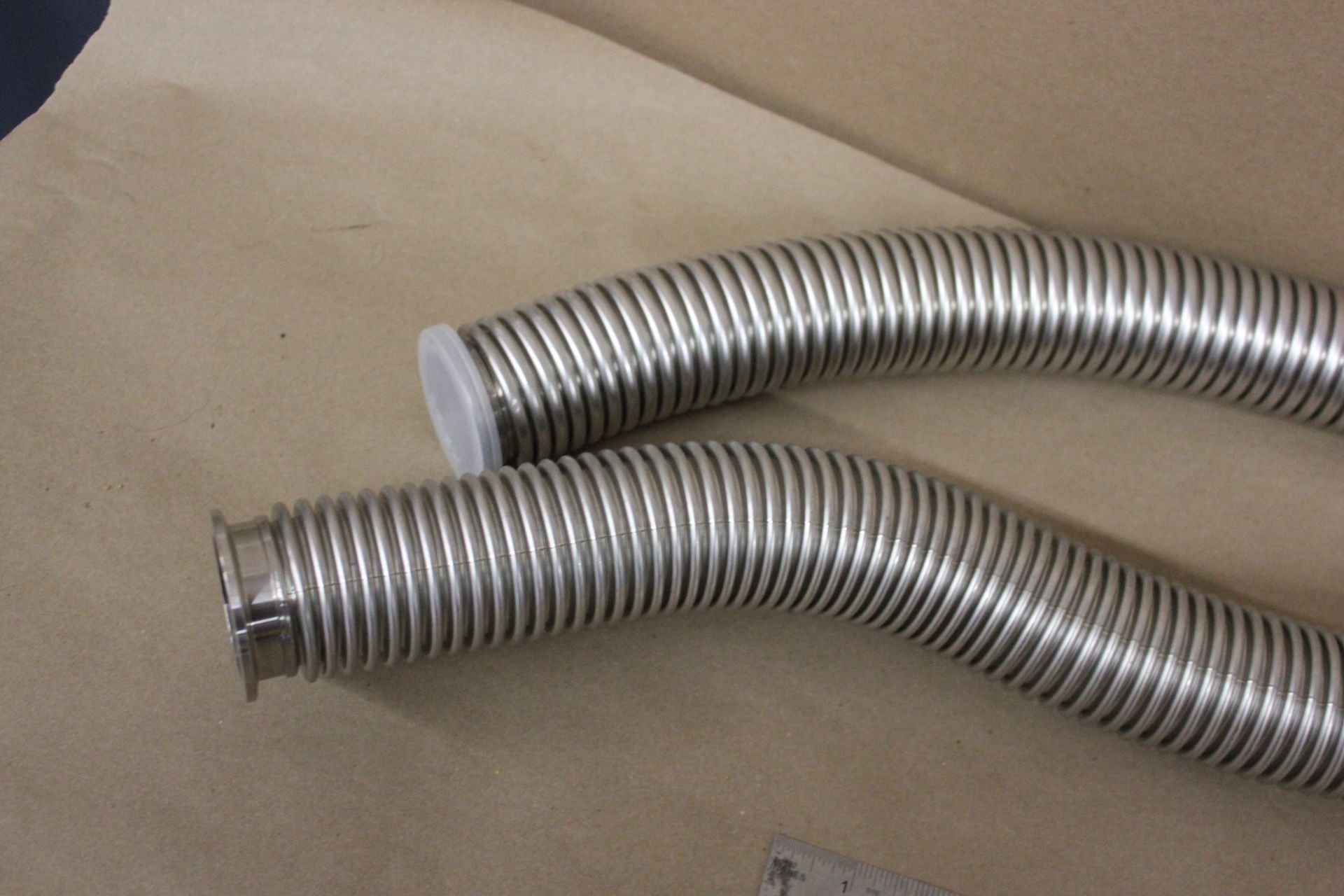 LOT OF 2 FLEXIBLE BELLOWS VACUUM HOSES - Image 2 of 7