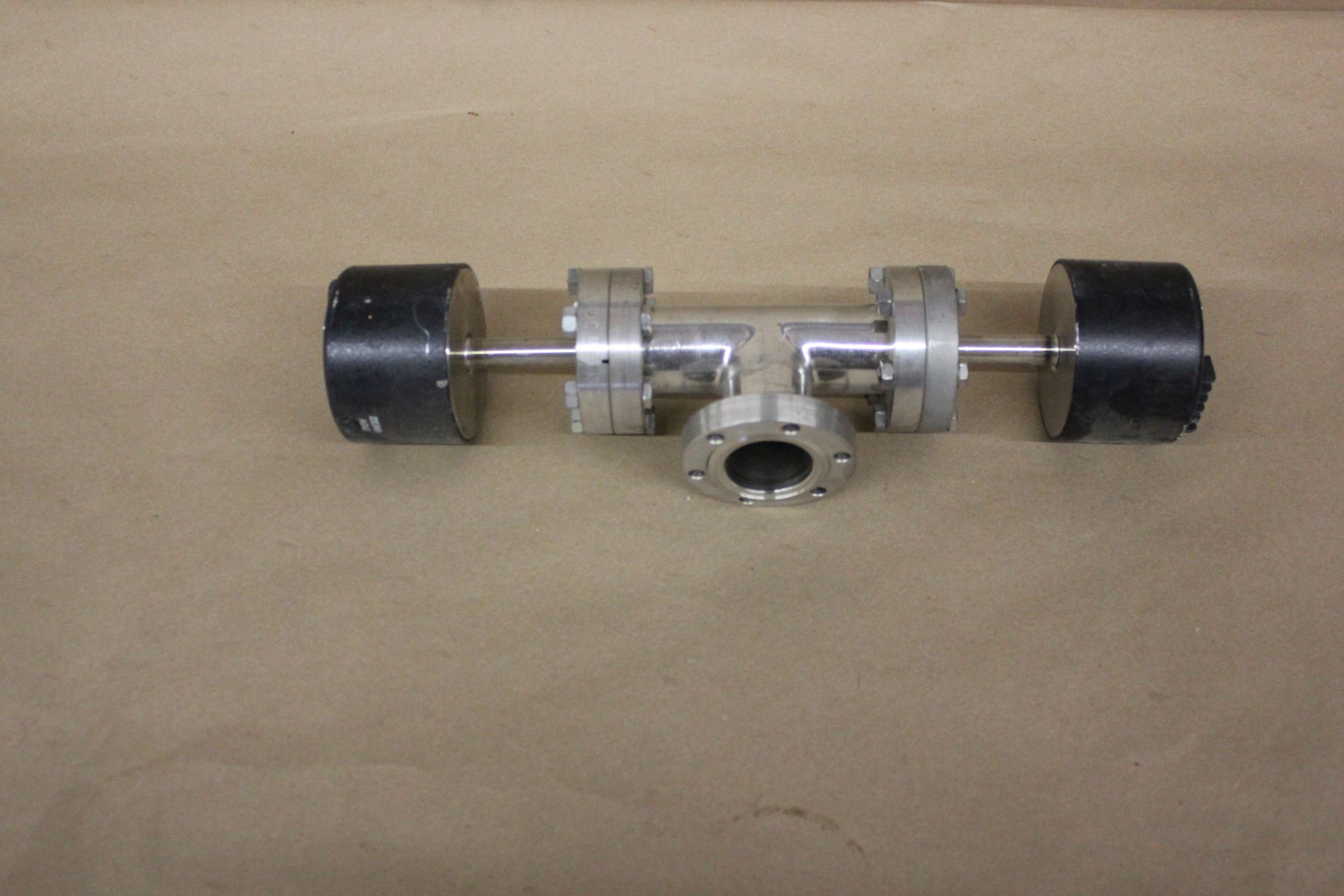 2 MKS PRESSURE TRANSDUCERS WITH FITTING