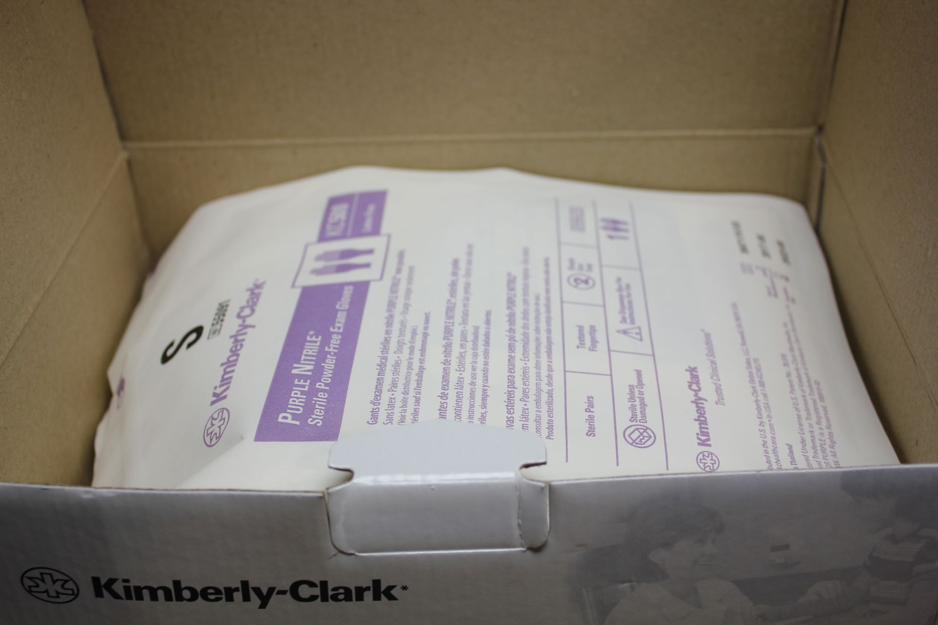 1 NEW BOX OF 200 NEW PURPLE NITRILE EXAM GLOVES - Image 5 of 5