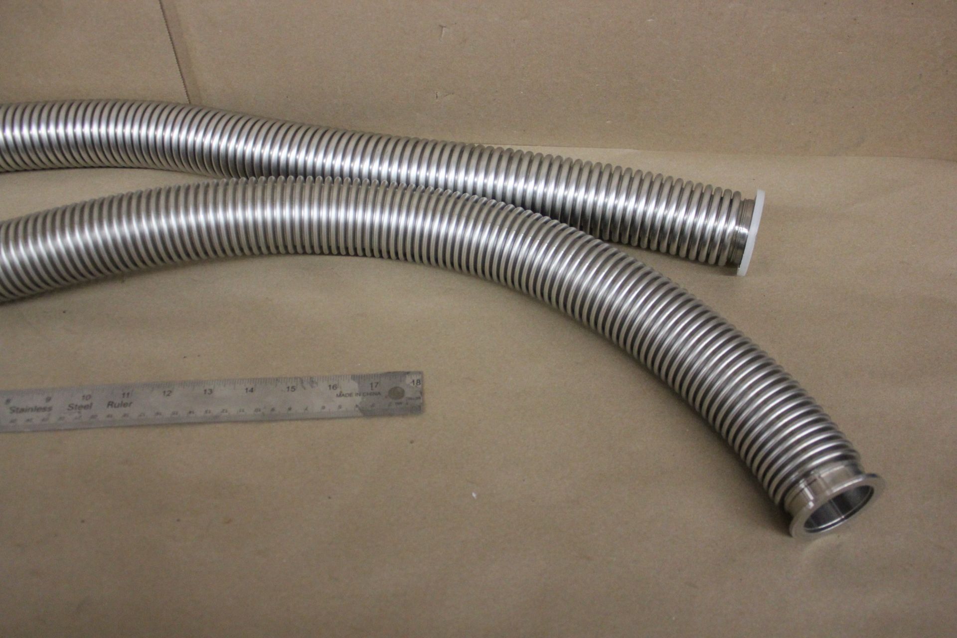 LOT OF 2 FLEXIBLE BELLOWS VACUUM HOSES - Image 4 of 7