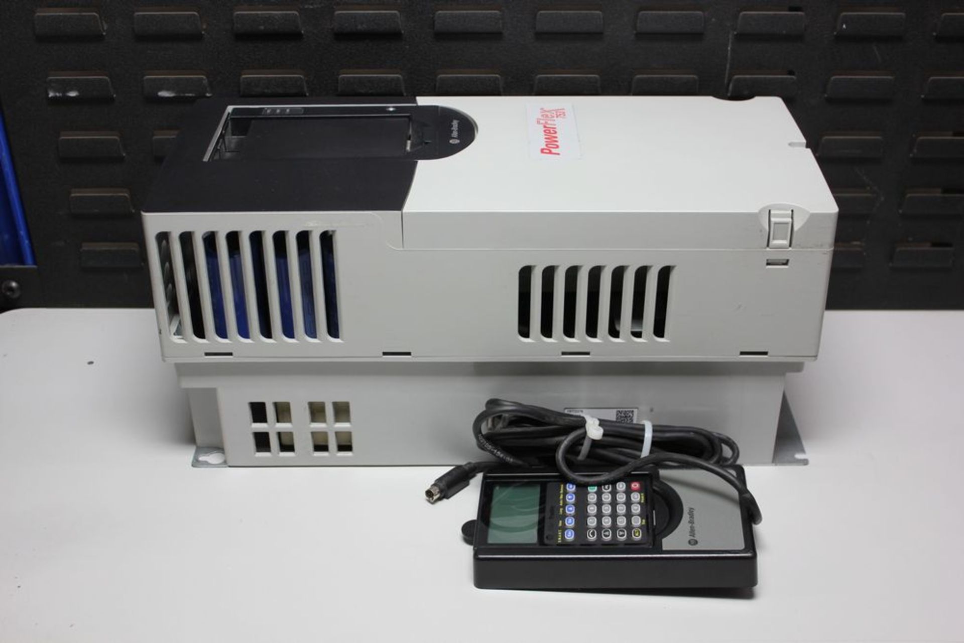 ALLEN BRADLEY POWERFLEX 753 25HP AC DRIVE