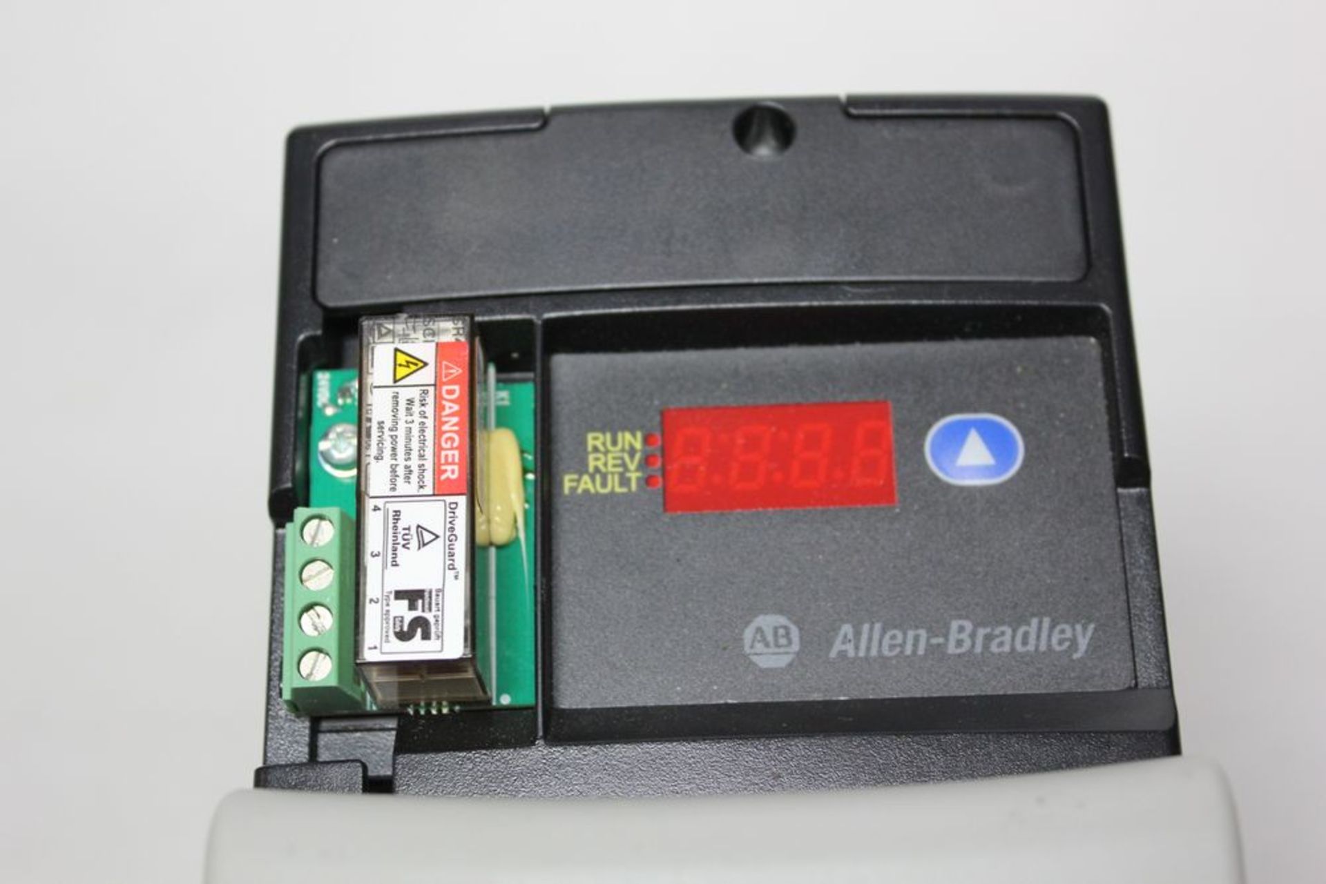 ALLEN BRADLEY POWERFLEX 40 1HP AC DRIVE - Image 2 of 8