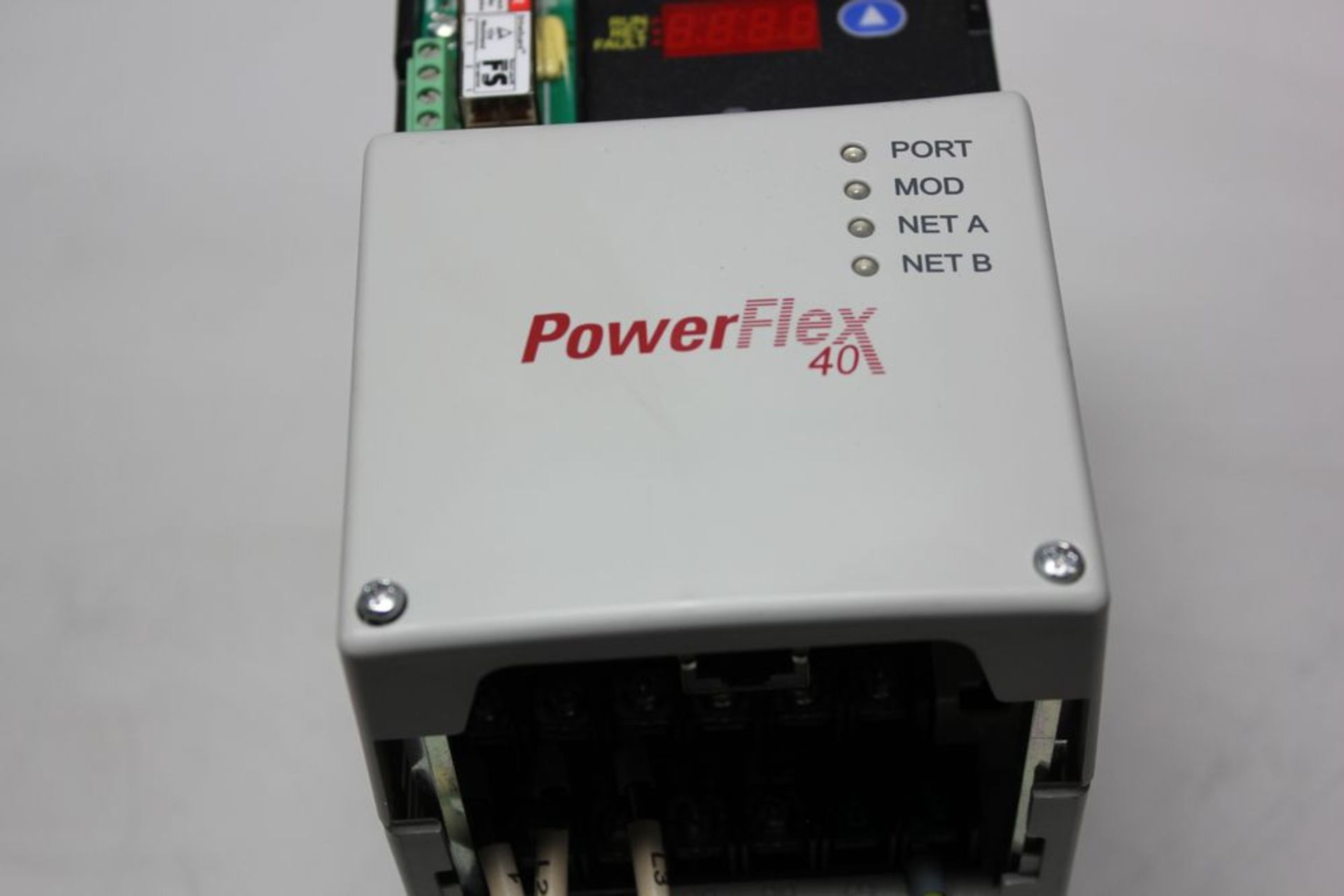 ALLEN BRADLEY POWERFLEX 40 1HP AC DRIVE - Image 3 of 8