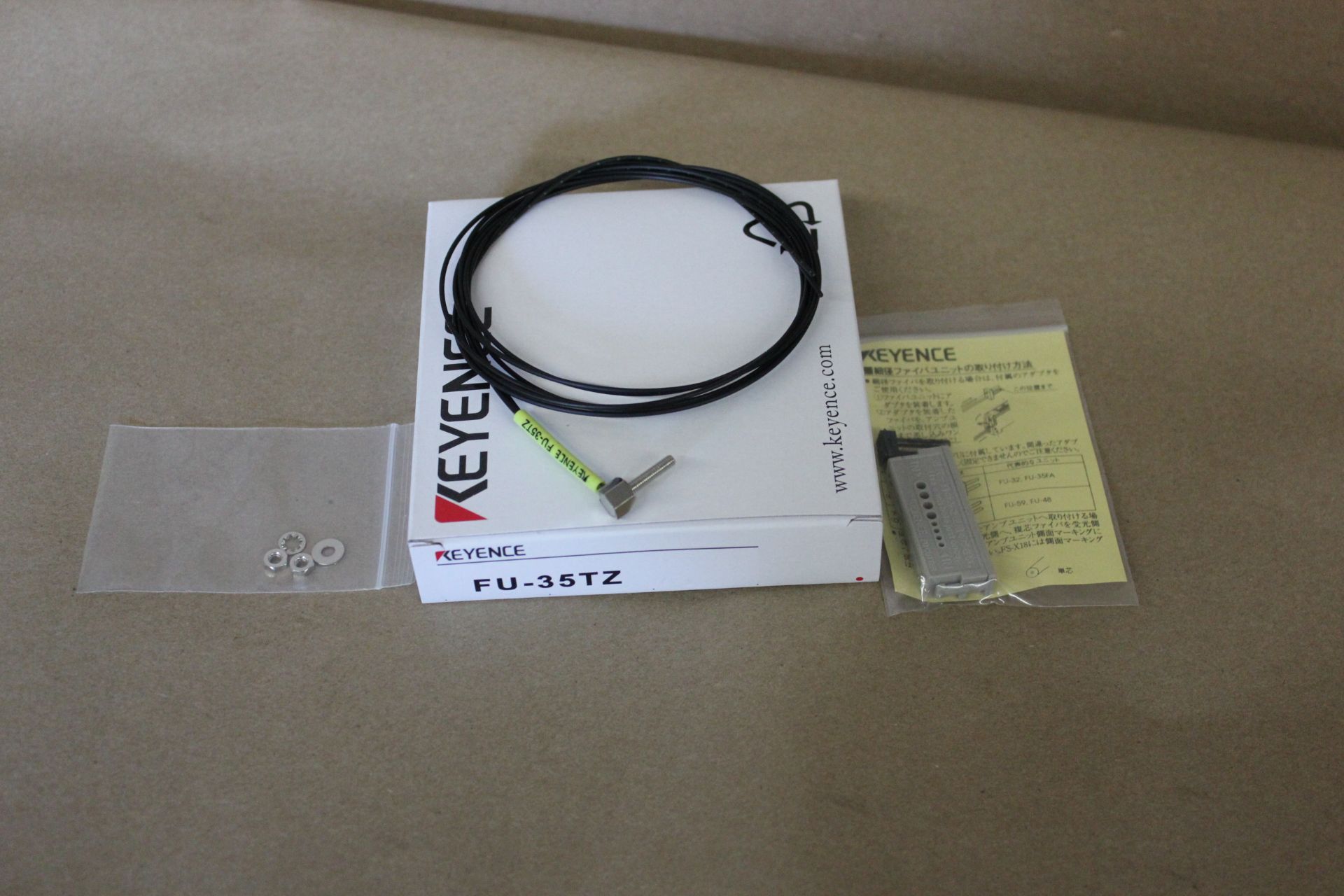 LOT OF NEW KEYENCE FIBER OPTIC PROXIMITY SENSORS - Image 2 of 3