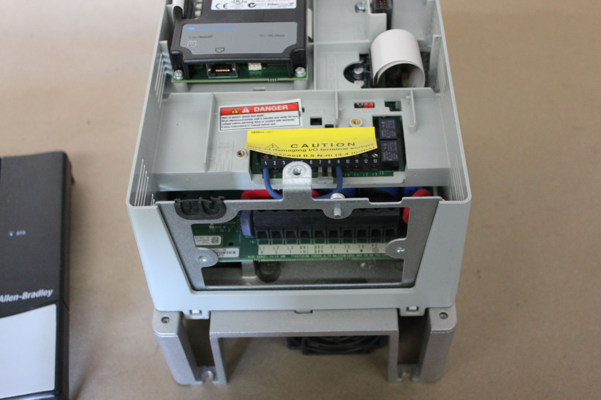 ALLEN BRADLEY POWERFLEX 70 5HP AC DRIVE - Image 9 of 10