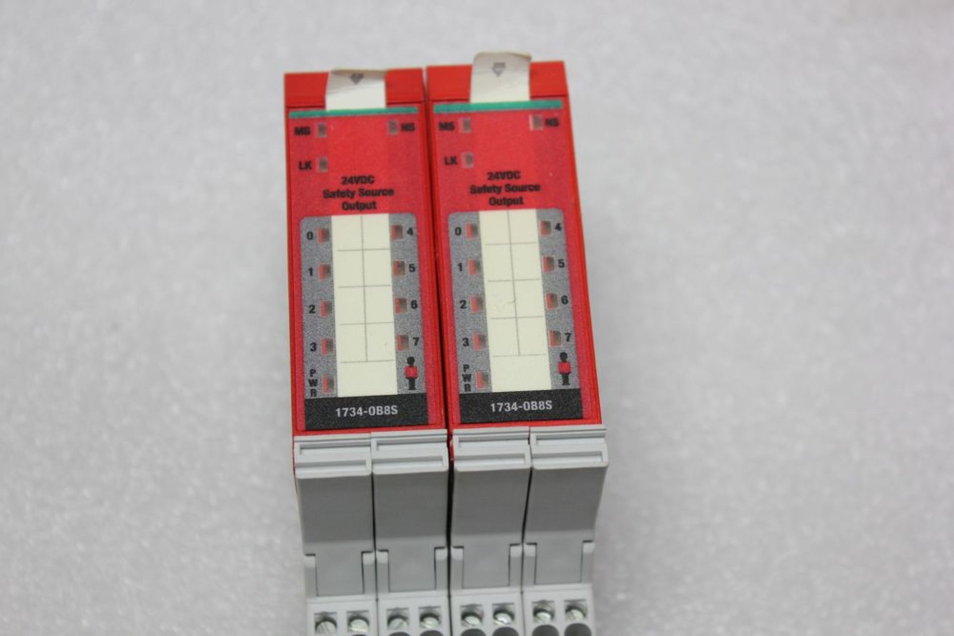 LOT OF ALLEN BRADLEY POINT I/O MODULES WITH CARRIERS - Image 2 of 4