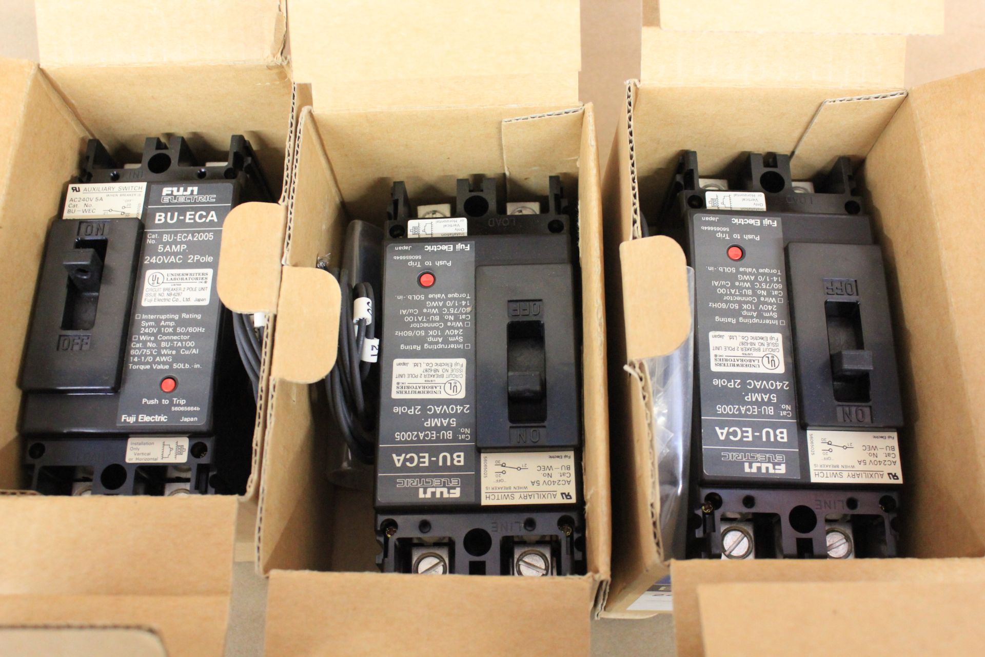 LOT OF NEW FUJI CIRCUIT BREAKERS - Image 2 of 3