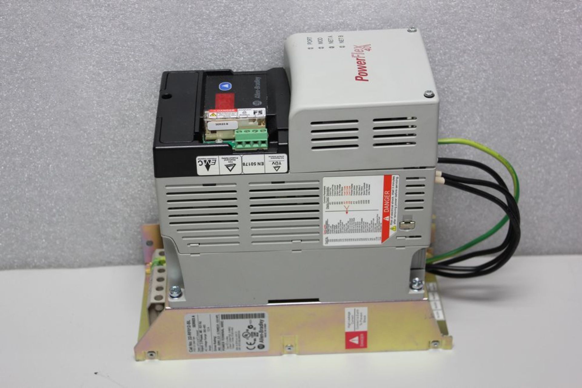 ALLEN BRADLEY POWERFLEX 40 1HP AC DRIVE