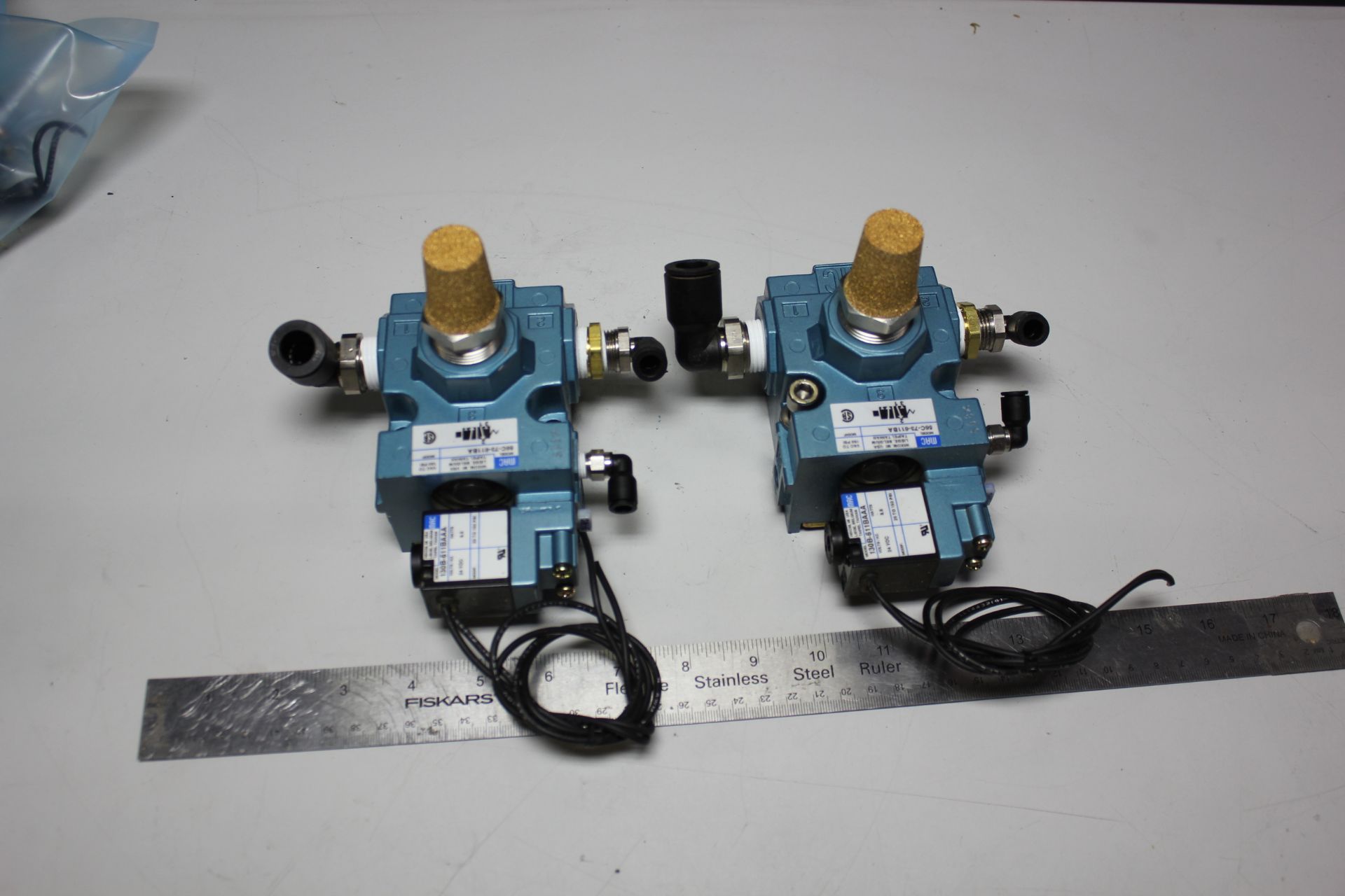 LOT OF MAC SOLENOID VALVES - Image 2 of 4