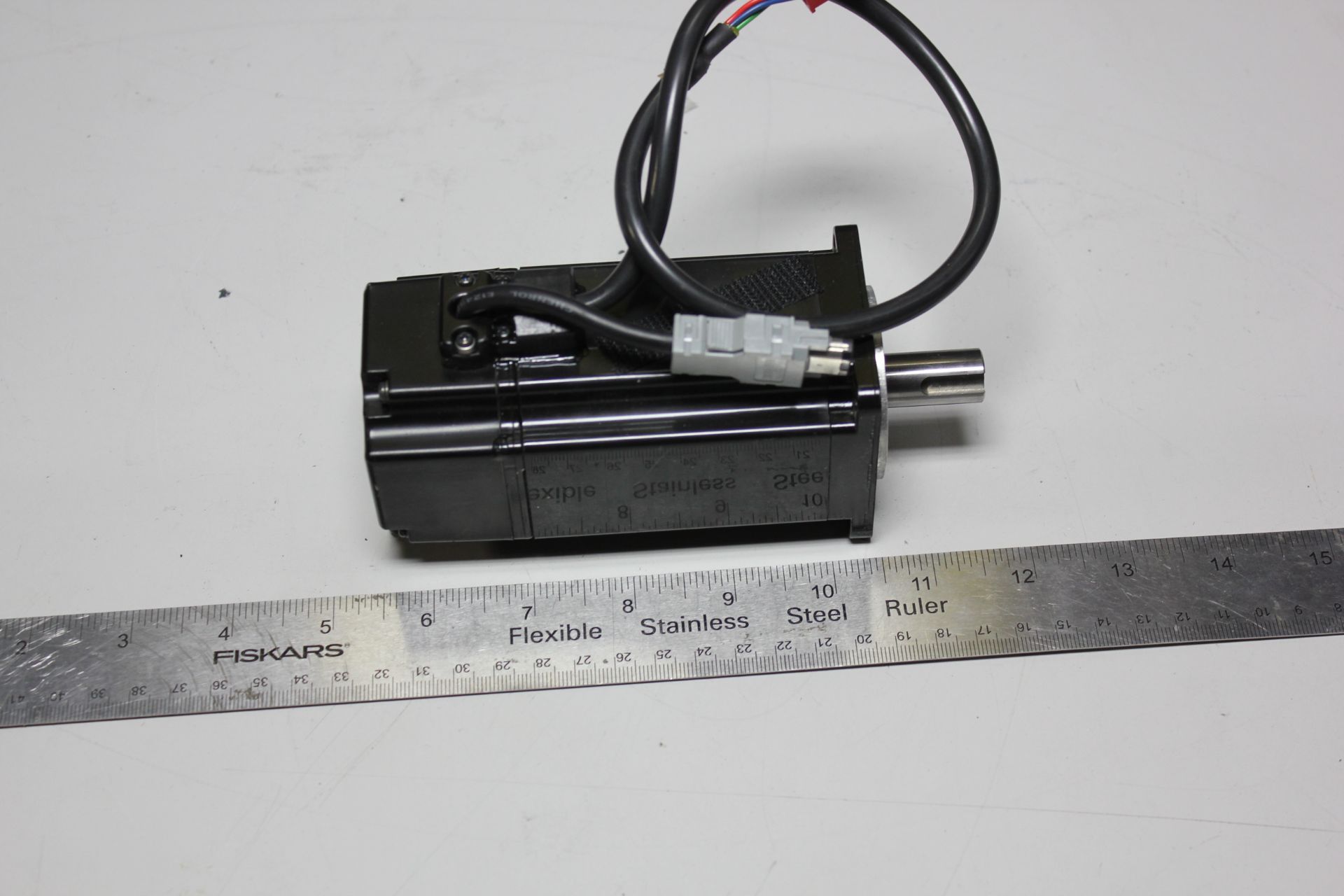 YASKAWA AC SERVO MOTOR