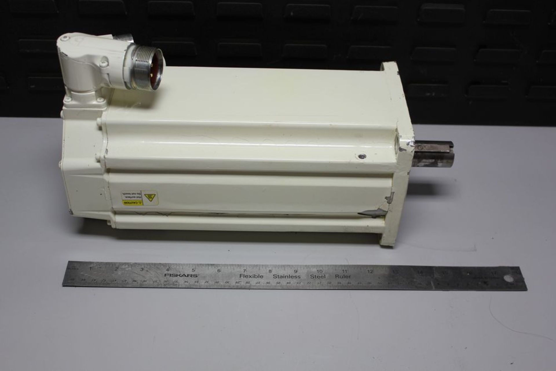 ALLEN BRADLEY KINETIX SERVO MOTOR