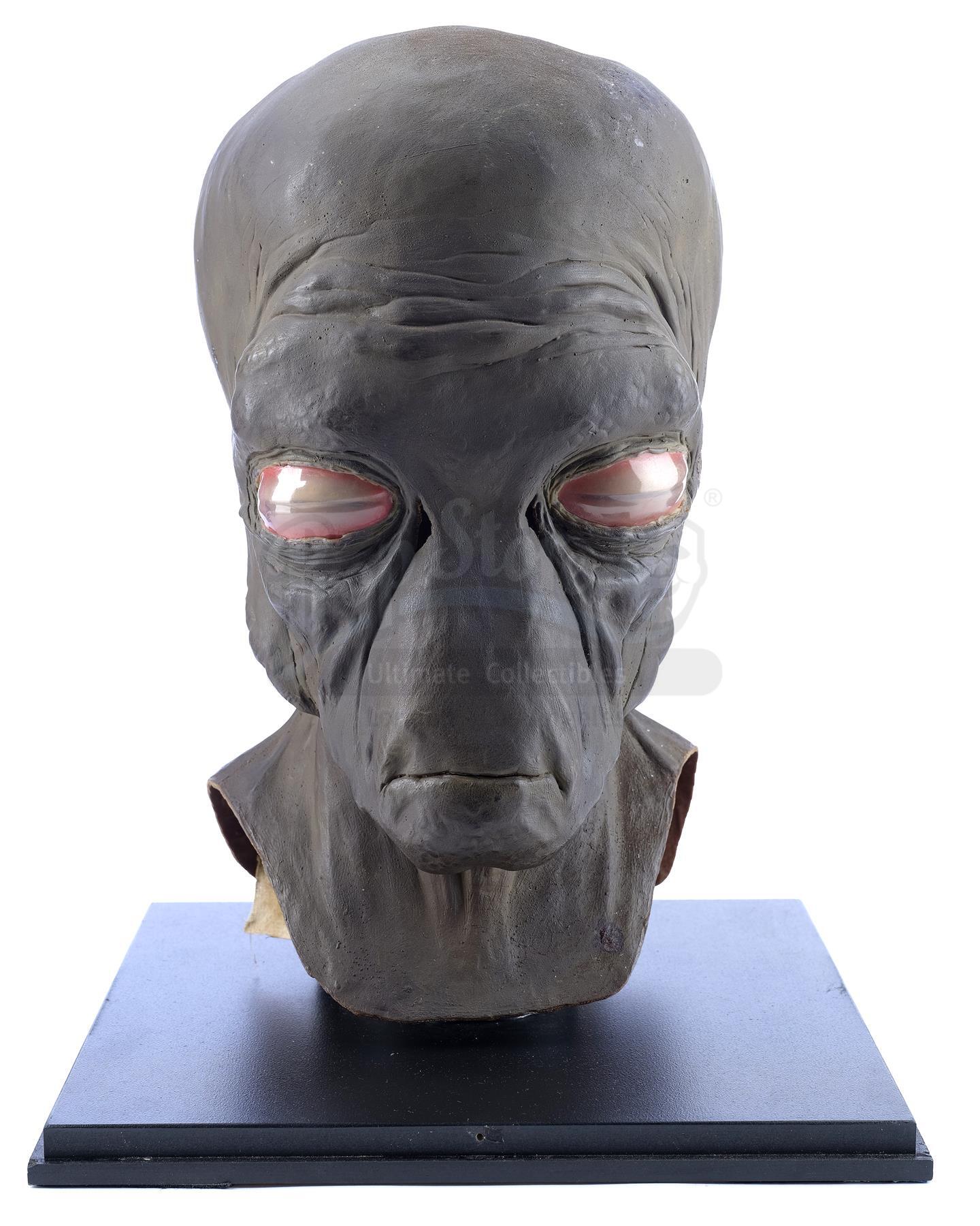 Lot #687 - STAR WARS: A NEW HOPE (1977) - Phil Tippett Collection: Duros Cantina Alien Mask