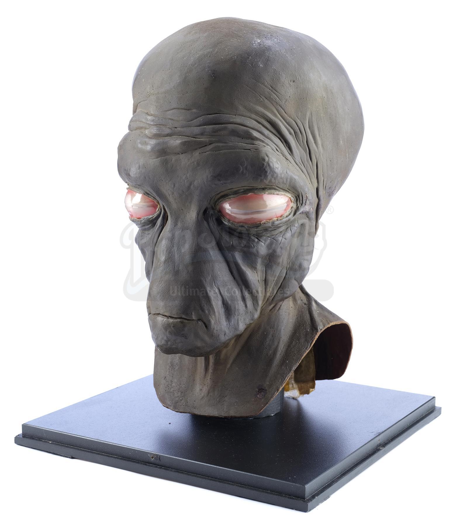 Lot #687 - STAR WARS: A NEW HOPE (1977) - Phil Tippett Collection: Duros Cantina Alien Mask - Image 4 of 4