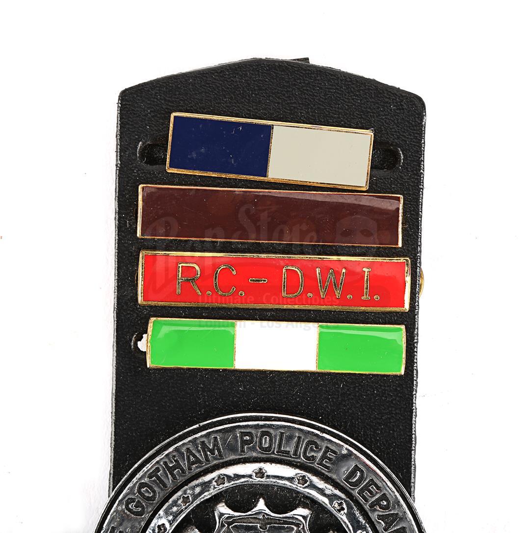 THE DARK KNIGHT (2008) - Gotham City Police Badge with Mourning Band and Ranking Bars - Image 5 of 11