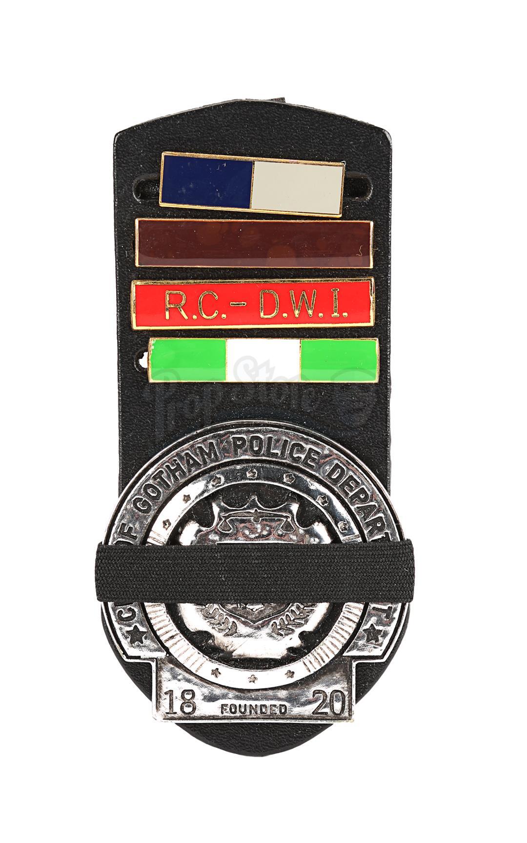 THE DARK KNIGHT (2008) - Gotham City Police Badge with Mourning Band and Ranking Bars