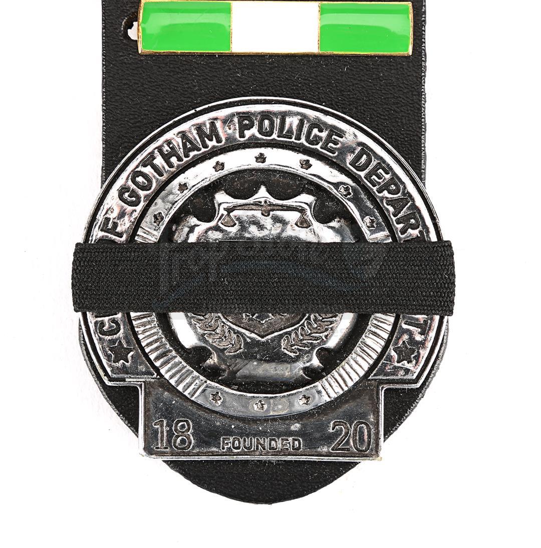 THE DARK KNIGHT (2008) - Gotham City Police Badge with Mourning Band and Ranking Bars - Image 3 of 11