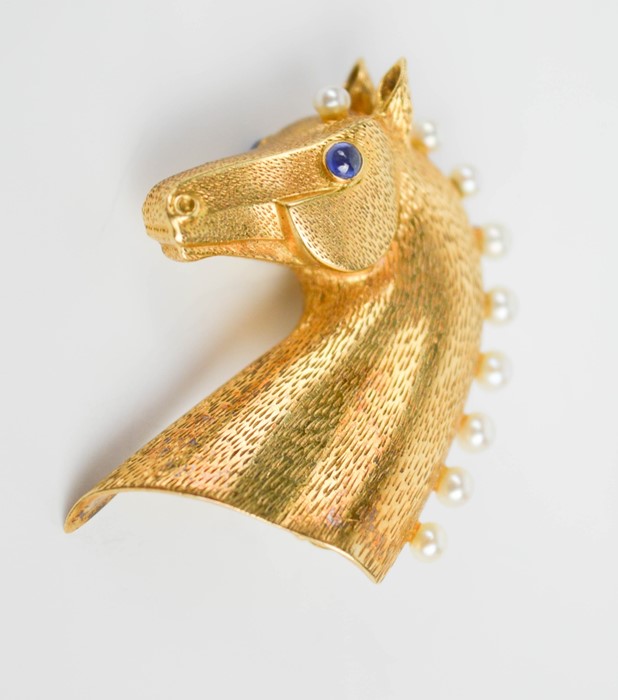 An 18ct gold Cartier brooch in the form of a horses head, finely engraved with detail, inset with - Image 6 of 9