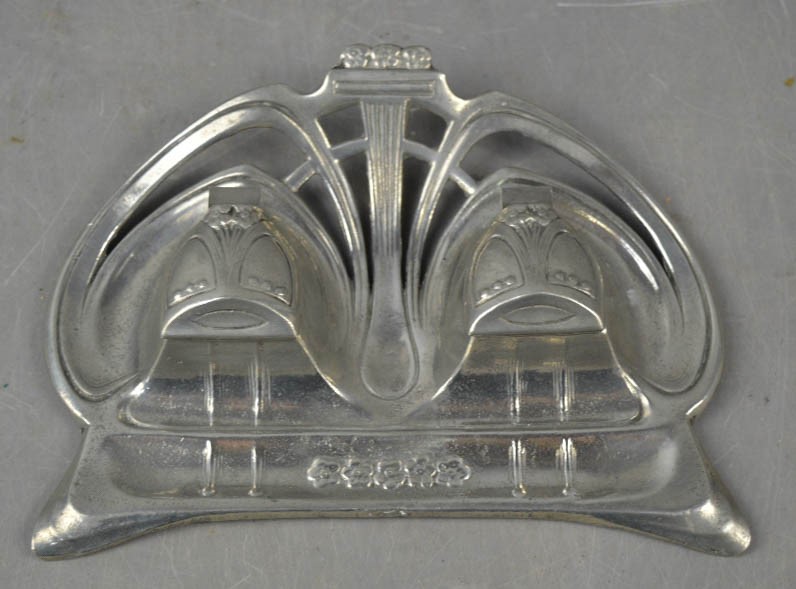 An Art Nouveau style inkwell, 22cm wide.