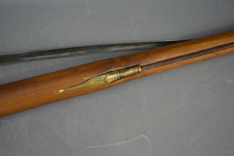 A short land pattern East India Company rifle and bayonet, made by Thomas. - Image 6 of 6