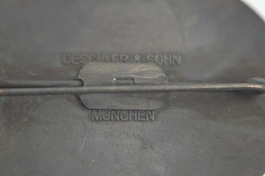 A German Heeresbergfuhrer Alpines leaders badge marked Deschler & Sohnn Munchen with two other - Image 3 of 5