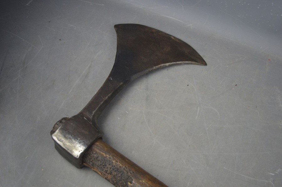 A 17th century axe possibly a executioners axe - Image 2 of 2