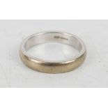 A platinum gentleman's wedding band, marked 725 10.7g.