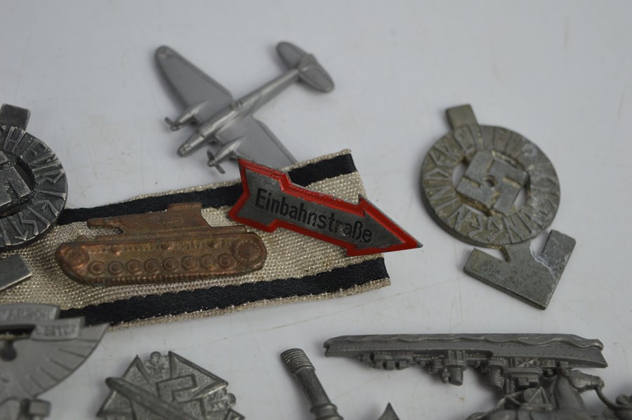 A group of German badges / clasps to include a close combat clasp - a proficiency badge together - Image 5 of 13