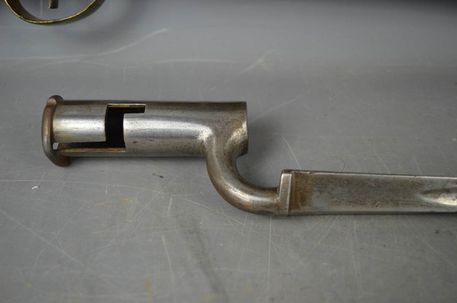 A short land pattern East India Company rifle and bayonet, made by Thomas. - Image 3 of 6