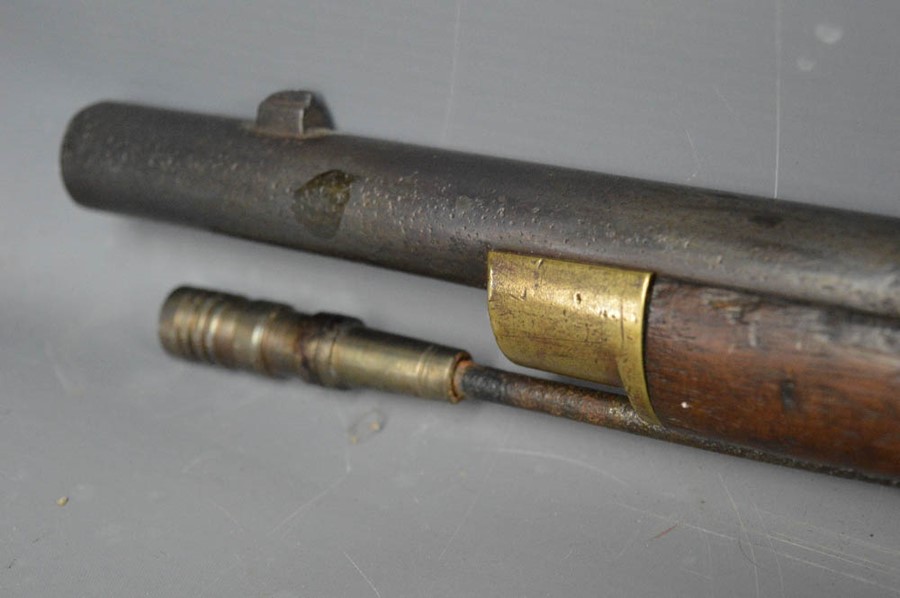 An Snider- Enfield three band breech-loading rifle,and ramrod. 1872 - Image 5 of 8