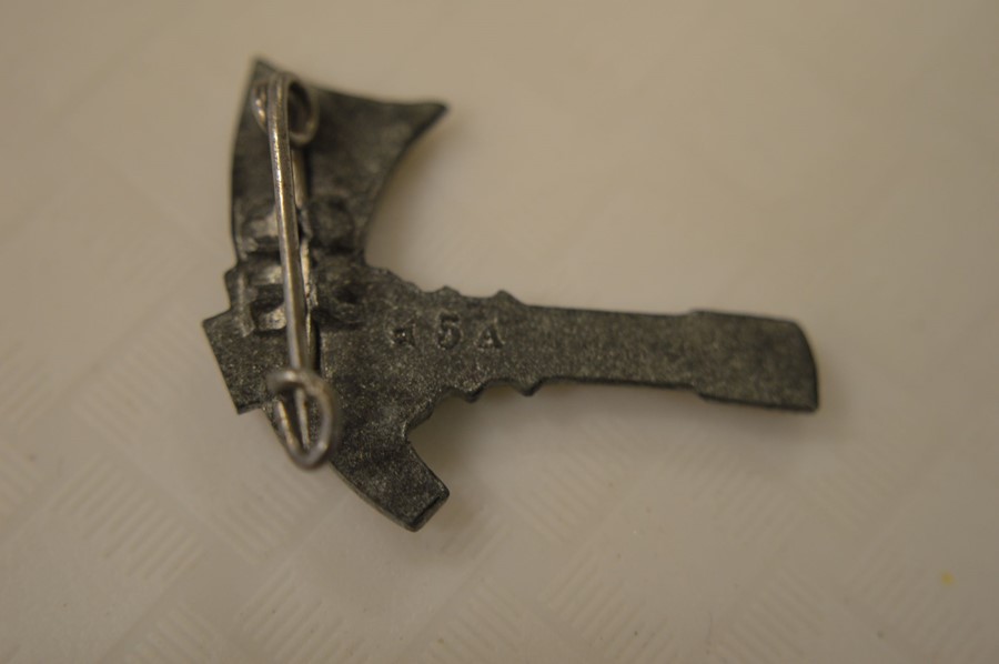 A group of German badges / clasps to include a close combat clasp - a proficiency badge together - Image 10 of 13