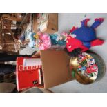 A quantity of mixed items to include Cluedo - Jigsaw puzzles - Humpty Dumpty and a clown heritage