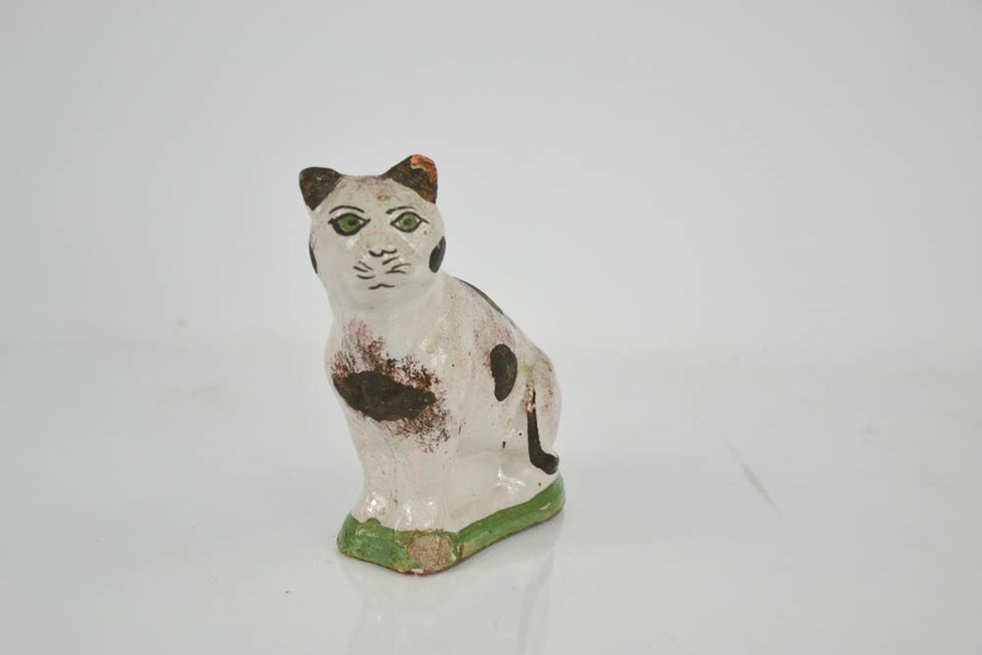 A naive terracotta faience type cat, hand painted with detail, 14cm high. - Image 2 of 3