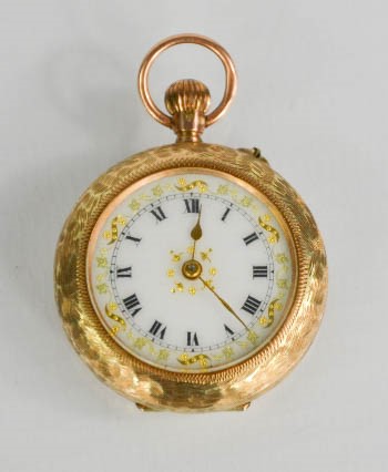 A ladies 9ct gold pocket watch, with Roman numeral dial decorated with gilding, the case engraved, - Bild 2 aus 2