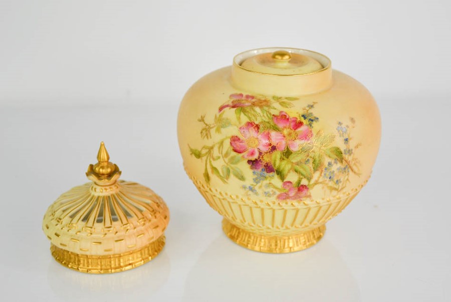 A Royal Worcester pot pourri vase and cover, in blush ivory, decorated with flowers, numbered - Image 2 of 3