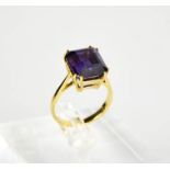 A 9ct yellow gold and amethyst cocktail ring, size O, 4.2g.